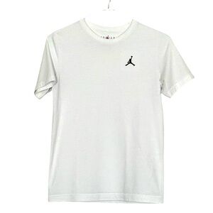 Jordan Boys’ Jumpman Air Embroidered Tee in White 
Size: Youth Large